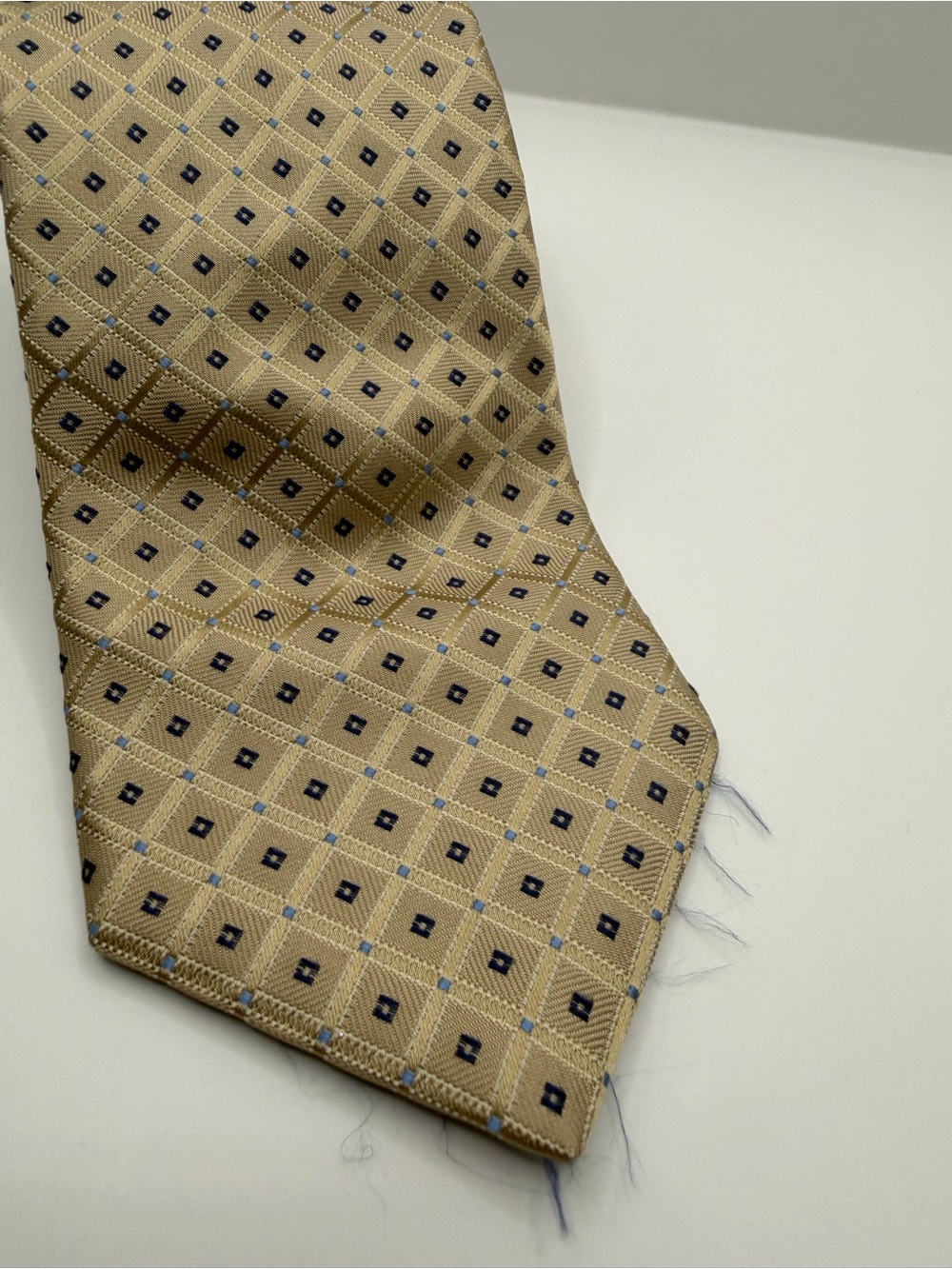 Nordstrom Men’s Tan Silk Tie with Navy Diamond Motif